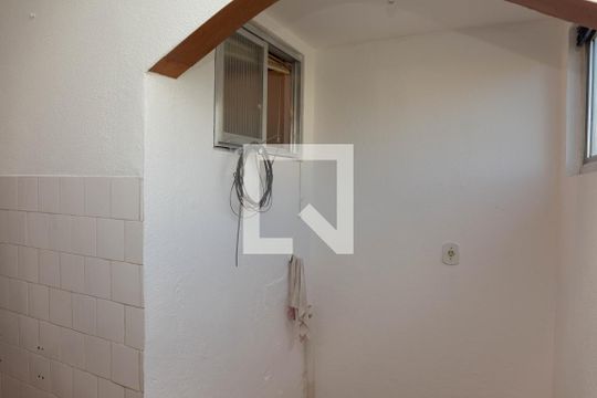 Cozinha/ Área de serviço de apartamento à venda com 2 quartos, 56m² em Jardim Itu, Porto Alegre