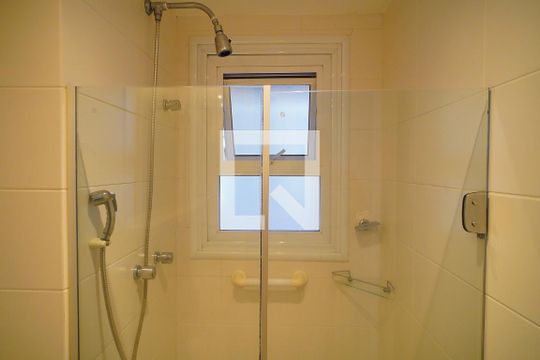 Banheiro Corredor de apartamento para alugar com 2 quartos, 142m² em Passo D’areia, Porto Alegre