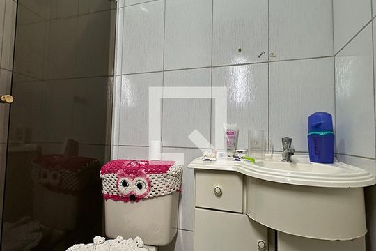 Banheiro da Suíte de casa à venda com 3 quartos, 120m² em Santos Dumont, São Leopoldo