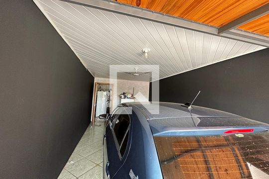 Garagem de casa à venda com 3 quartos, 120m² em Santos Dumont, São Leopoldo