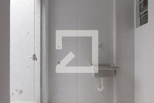Área de serviço
 de apartamento para alugar com 2 quartos, 39m² em Parque Cisper, São Paulo