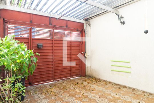 Garagem de casa à venda com 4 quartos, 124m² em Mirandópolis, São Paulo