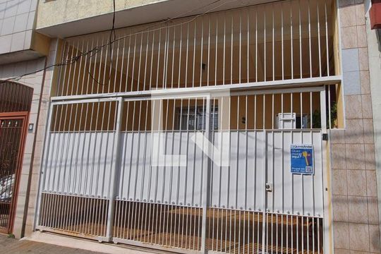 Fachada  de casa de condomínio para alugar com 1 quarto, 35m² em Vila Brasilina, São Paulo