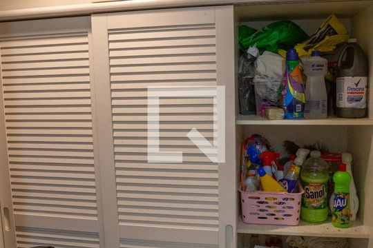 Quarto de Serviço de apartamento à venda com 2 quartos, 94m² em Vila Romana, São Paulo