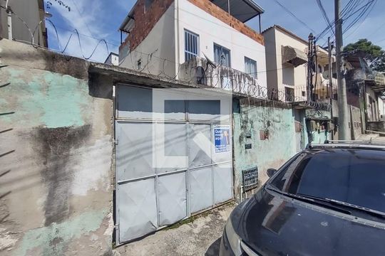 Fachada de casa para alugar com 2 quartos, 58m² em Raul Veiga, São Gonçalo