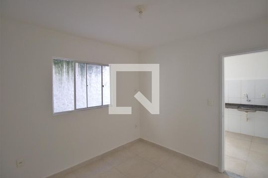 Quarto 2 de casa para alugar com 2 quartos, 58m² em Raul Veiga, São Gonçalo