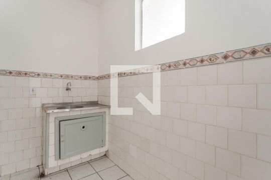 Cozinha de apartamento à venda com 1 quarto, 40m² em Floresta, Porto Alegre