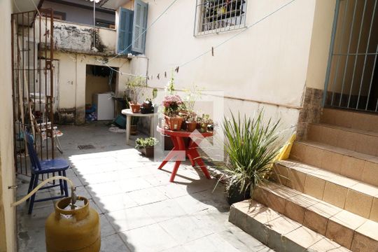 Quintal de casa à venda com 3 quartos, 175m² em Vila Palmeiras, São Paulo