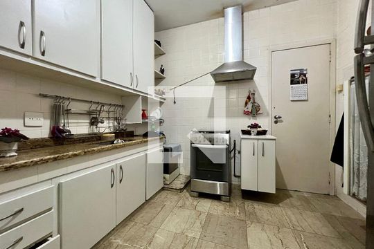 Apartamento à venda com 4 quartos, 140m² em Lourdes, Belo Horizonte