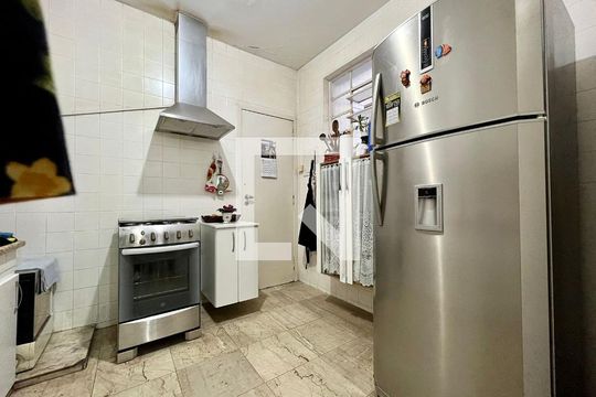 Apartamento à venda com 4 quartos, 140m² em Lourdes, Belo Horizonte