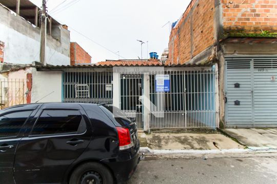 Fachada de casa para alugar com 2 quartos, 120m² em Jardim Sao Carlos (zona Leste), São Paulo