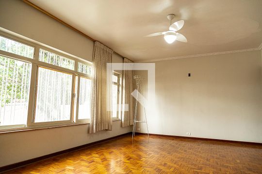 Sala de casa para alugar com 4 quartos, 223m² em Jardim Prudência, São Paulo
