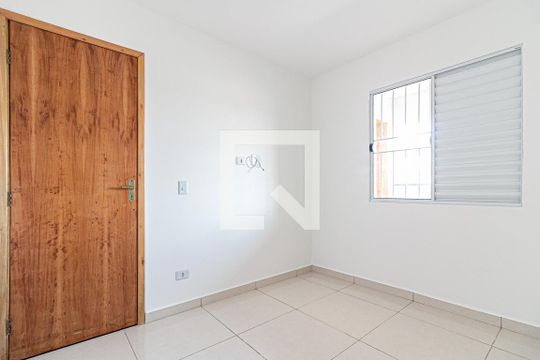 Quarto 1 de kitnet/studio para alugar com 2 quartos, 38m² em Parque Cisper, São Paulo