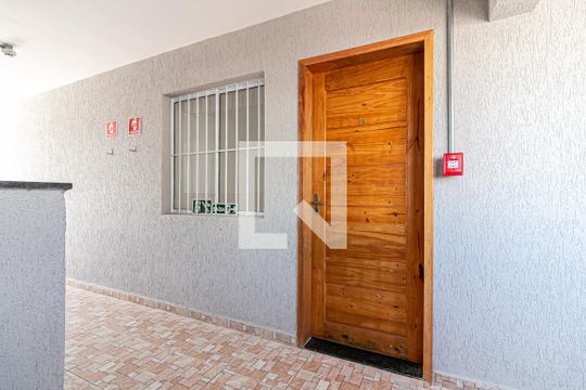Área externa de kitnet/studio para alugar com 2 quartos, 38m² em Parque Cisper, São Paulo