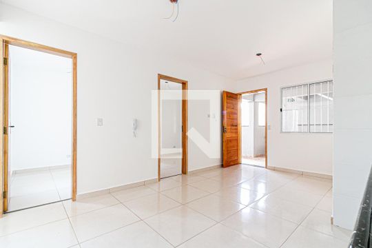Cozinha e Área de Serviço de kitnet/studio para alugar com 2 quartos, 38m² em Parque Cisper, São Paulo