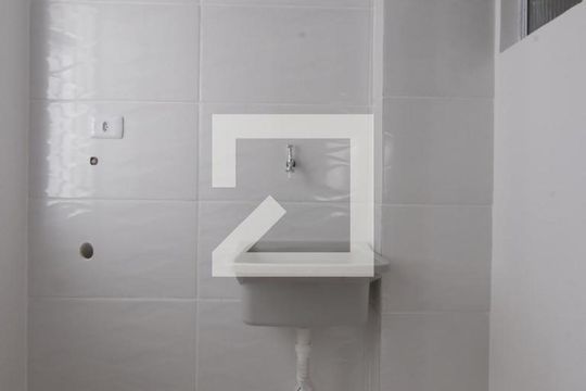 Área de serviço
 de apartamento para alugar com 2 quartos, 37m² em Parque Cisper, São Paulo