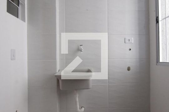 Área de serviço
 de apartamento para alugar com 2 quartos, 38m² em Parque Cisper, São Paulo