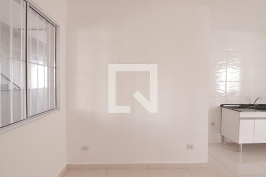 Sala/cozinha
 de apartamento para alugar com 2 quartos, 38m² em Parque Cisper, São Paulo