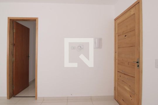 Sala/cozinha
 de apartamento para alugar com 2 quartos, 36m² em Parque Cisper, São Paulo