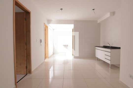 Sala/cozinha
 de apartamento para alugar com 2 quartos, 38m² em Parque Cisper, São Paulo