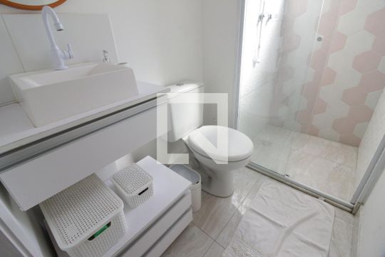 Banheiro de apartamento à venda com 2 quartos, 49m² em Santa Maria, Osasco