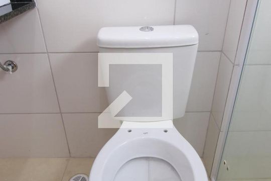 Banheiro de kitnet/studio para alugar com 1 quarto, 24m² em Artur Alvim, São Paulo