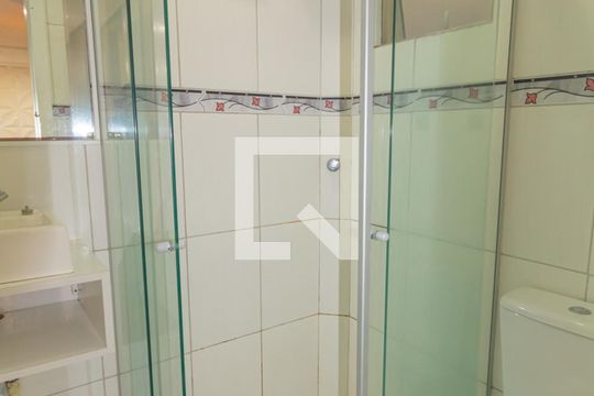 Banheiro de apartamento à venda com 2 quartos, 39m² em Olaria, Canoas