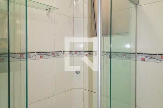 Banheiro de apartamento à venda com 2 quartos, 39m² em Olaria, Canoas