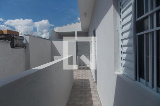 Hall de entrada de casa para alugar com 1 quarto, 50m² em Cocaia, Guarulhos