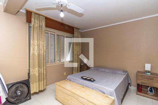 Quarto 1 de apartamento para alugar com 2 quartos, 93m² em São João, Porto Alegre
