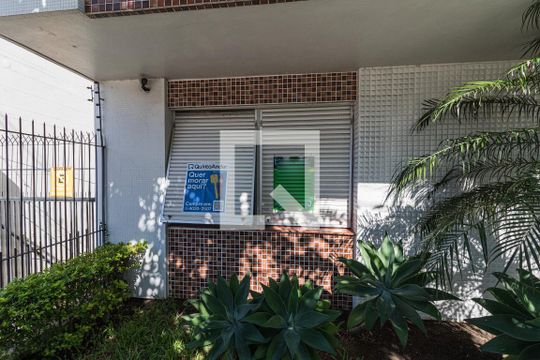 Plaquinha Interna de apartamento para alugar com 2 quartos, 93m² em São João, Porto Alegre