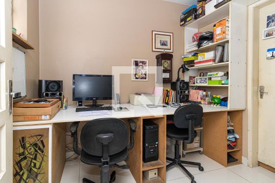 Quarto de Serviço de apartamento para alugar com 2 quartos, 93m² em São João, Porto Alegre