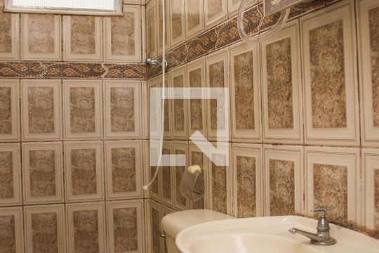 Banheiro Social de apartamento para alugar com 2 quartos, 48m² em Quintino Bocaiúva, Rio de Janeiro