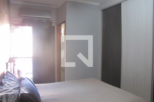 Suíte de casa à venda com 3 quartos, 300m² em Jardim Brasília (zona Leste), São Paulo