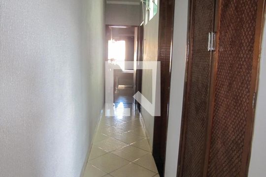 Corredor de casa à venda com 3 quartos, 300m² em Jardim Brasília (zona Leste), São Paulo