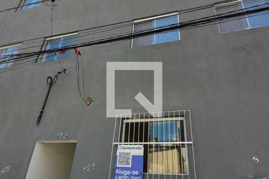 Fachada de kitnet/studio para alugar com 1 quarto, 43m² em Parque Pinheiros, Taboão da Serra