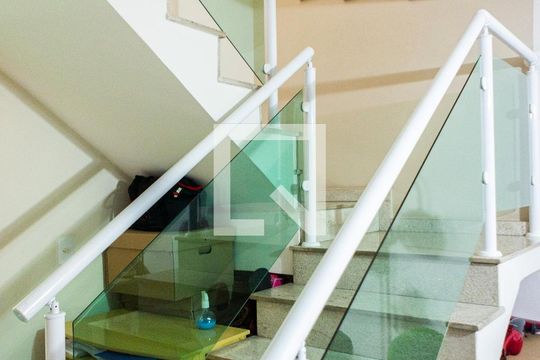 Detalhe Escada de casa de condomínio à venda com 2 quartos, 160m² em Vila Aricanduva, São Paulo
