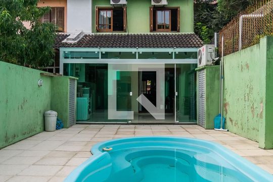 Área comum - Piscina de casa à venda com 5 quartos, 222m² em Ipanema, Porto Alegre