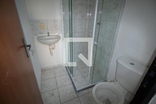 Banheiro  de apartamento para alugar com 2 quartos, 60m² em Engenho do Porto, Duque de Caxias