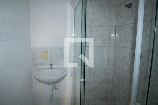 Banheiro  de apartamento para alugar com 2 quartos, 60m² em Engenho do Porto, Duque de Caxias