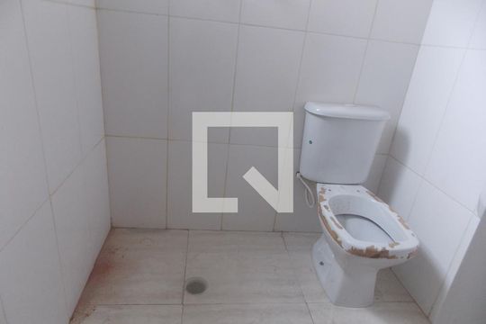 Banheiro de apartamento para alugar com 2 quartos, 46m² em Parque Continental I, Guarulhos
