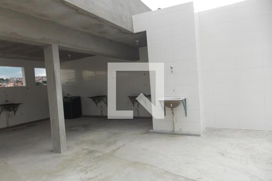 Área comum lavanderia de apartamento para alugar com 2 quartos, 46m² em Parque Continental I, Guarulhos