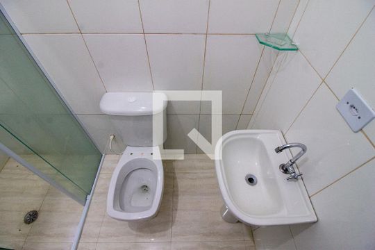 Detalhe do Banheiro de apartamento para alugar com 2 quartos, 46m² em Parque Continental I, Guarulhos