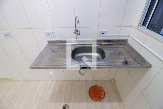 Detalhe Sala/Cozinha de apartamento para alugar com 2 quartos, 46m² em Parque Continental I, Guarulhos