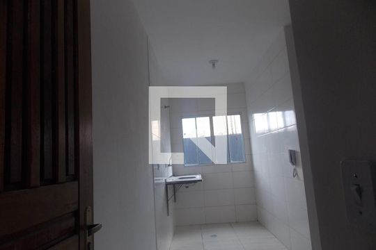 Cozinha de apartamento para alugar com 2 quartos, 46m² em Parque Continental I, Guarulhos
