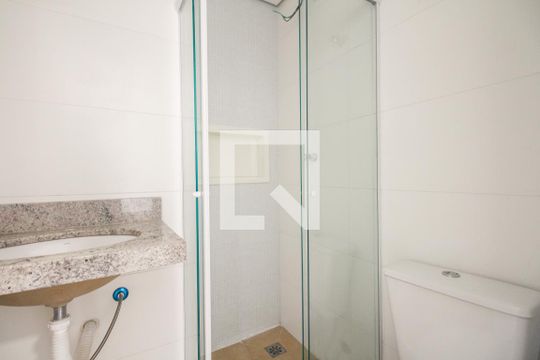 Banheiro de apartamento à venda com 2 quartos, 32m² em Vila Carrao, São Paulo