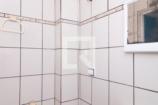 Banheiro de apartamento à venda com 1 quarto, 34m² em Centro Histórico, Porto Alegre
