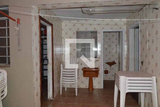 Casa à venda com 3 quartos, 200m² em Parque Residencial Oratorio, São Paulo