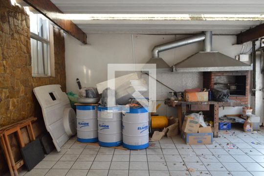 Garagem de casa à venda com 3 quartos, 200m² em Parque Residencial Oratorio, São Paulo