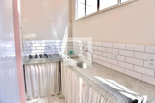 Cozinha de apartamento para alugar com 2 quartos, 88m² em Alto Caiçaras, Belo Horizonte